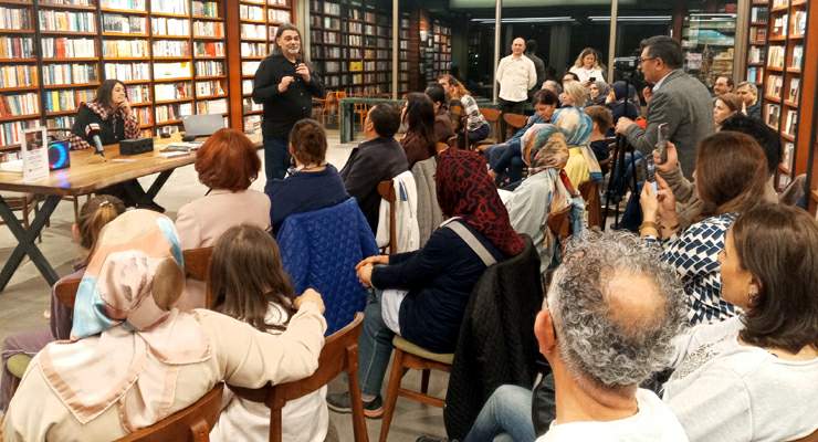 Toplum neden mutsuz? Karamsarlıktan nasıl kurtuluruz?