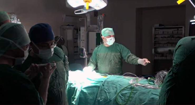 TOGÜ’nün düzenlediği tıp kongresinde canlı ameliyat heyecanı yaşandı