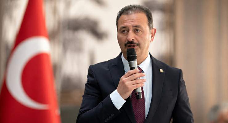 Cüneyt Aldemir, “Bayram kalpleri birbirine yaklaştırır”