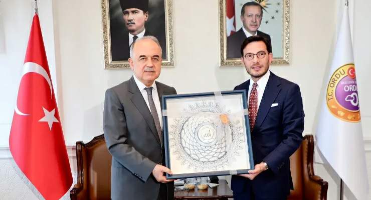 Yazıcıoğlu’na “Babadan Oğula Devlet Adamlığı” Ödülü