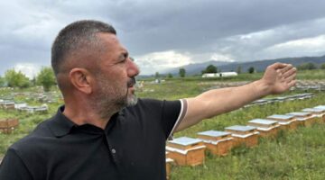 Sel ve soğuk arasında kalan gezgin arıcı: “Ne gidebiliyoruz, ne kalabiliyoruz”