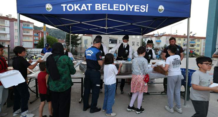 Tokat Belediyesi’nden Muharrem ayına özel iftar sofraları kuruldu