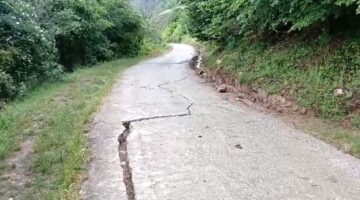 Tokat’ta heyelan korkusuyla vatandaşlar evlerine giremiyor