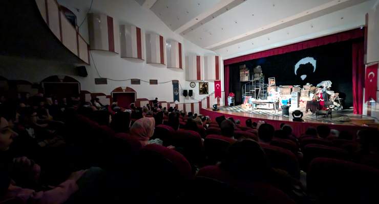 Tokat Belediyesi 1. Tiyatro Festivali tiyatroseverlerden tam not aldı