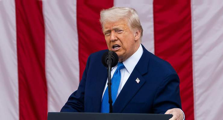 Trump: “İran’a bu gece çok sert bir darbe indireceğiz”