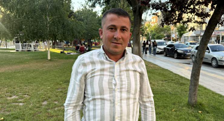 Vücuduna tutunan kene ile yüzük takma merasimine katılan besici, tehlikeyi hiçe sayarak “Keneyi besiye aldık” dedi