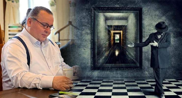 Aynaya Bakan, Kendini Görür..