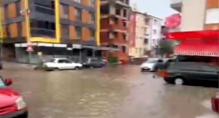 Tokat’ta fırtına ve sağanak hayatı olumsuz etkiledi