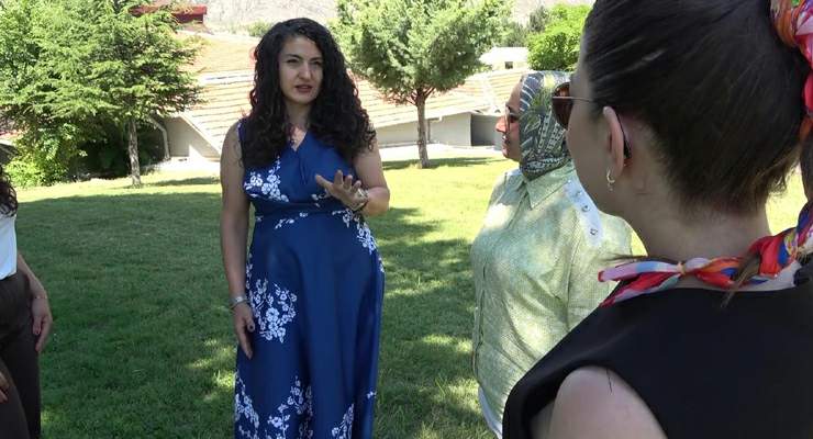İş başvurusuna gidecekler dikkat: Kahverengi giyinmeyin, lacivert renkli kıyafet seçin