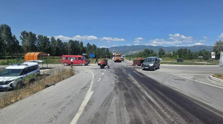 Tokat’ta traktör ile hafif ticari araç çarpıştı: 1’i ağır 5 yaralı
