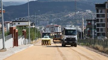 Güneşli Mahallesi Fidanlık Caddesi’nde asfalt çalışmaları tamamlanıyor