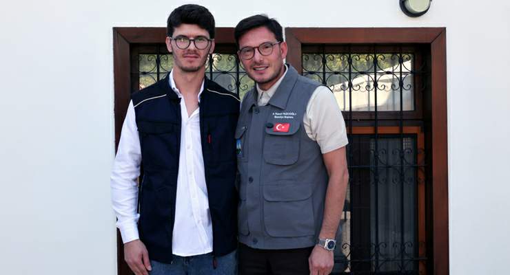Kendi sesiyle karşılaşan başkan Yazıcıoğlu kahkahalara boğuldu