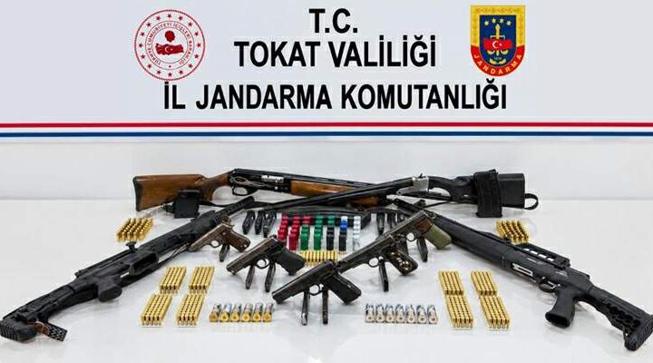 Tokat’ta ruhsatsız silah ve mühimmat ele geçirildi