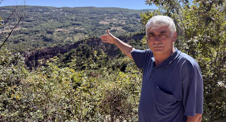 “Dilim Kayalar” farklı renklerdeki sıra dışı manzarasıyla görenleri mest ediyor