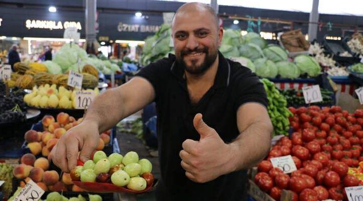 Tezgahların yeni gözdesi ‘Hünnap’ meyvesinin faydaları saymakla bitmiyor