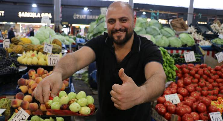Tezgahların yeni gözdesi ‘Hünnap’ meyvesinin faydaları saymakla bitmiyor