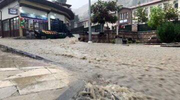 Tokat’ta kuvvetli sağanak yağış etkili oldu
